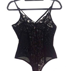 NEW FASHION NOVA BLACK LACE BODYSUIT